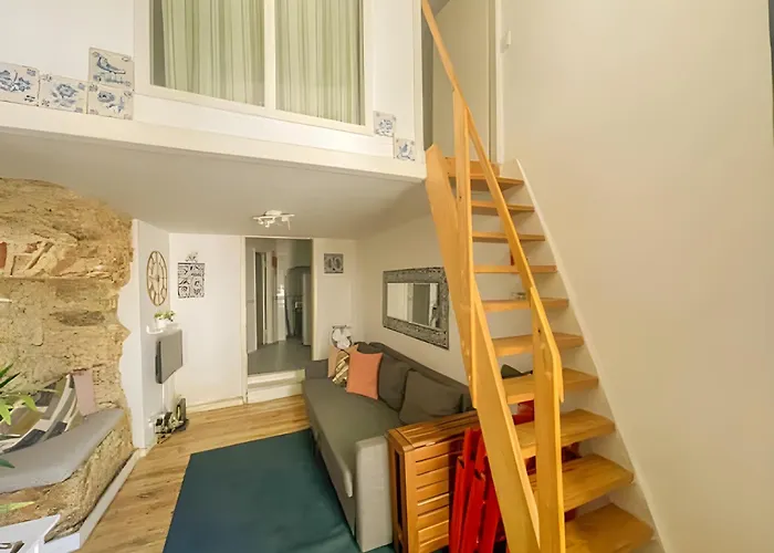 Historical Bica - 3 Bedroom Apartment