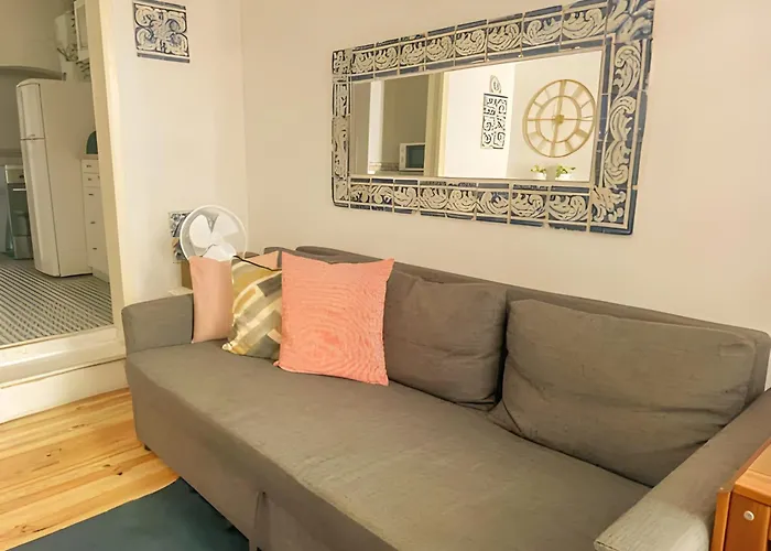 Historical Bica - 3 Bedroom Apartment